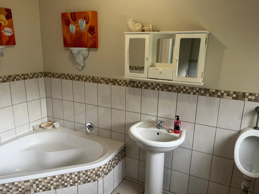 4 Bedroom Property for Sale in Christiana North West